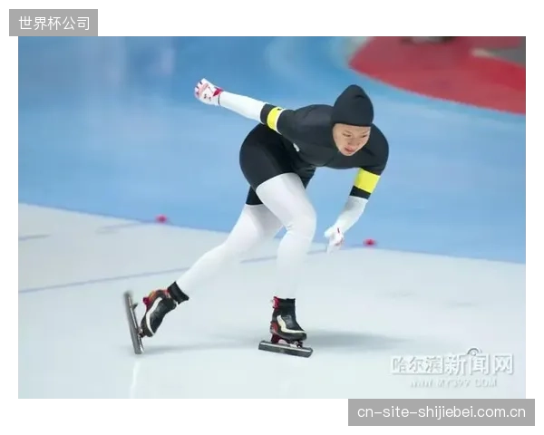 花滑要“镜面”,速滑要“快冰”,当两种需求出现在同一场地时,手动刮冰如何精准拿捏冰面特性? 花滑要“镜面”,速滑要“快冰”,当两种需求出现在同一场地时,手动刮冰如何精准拿捏冰面特性?